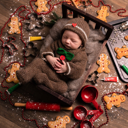 knitted gingerbread man costume for newborn photography babys first Christmas