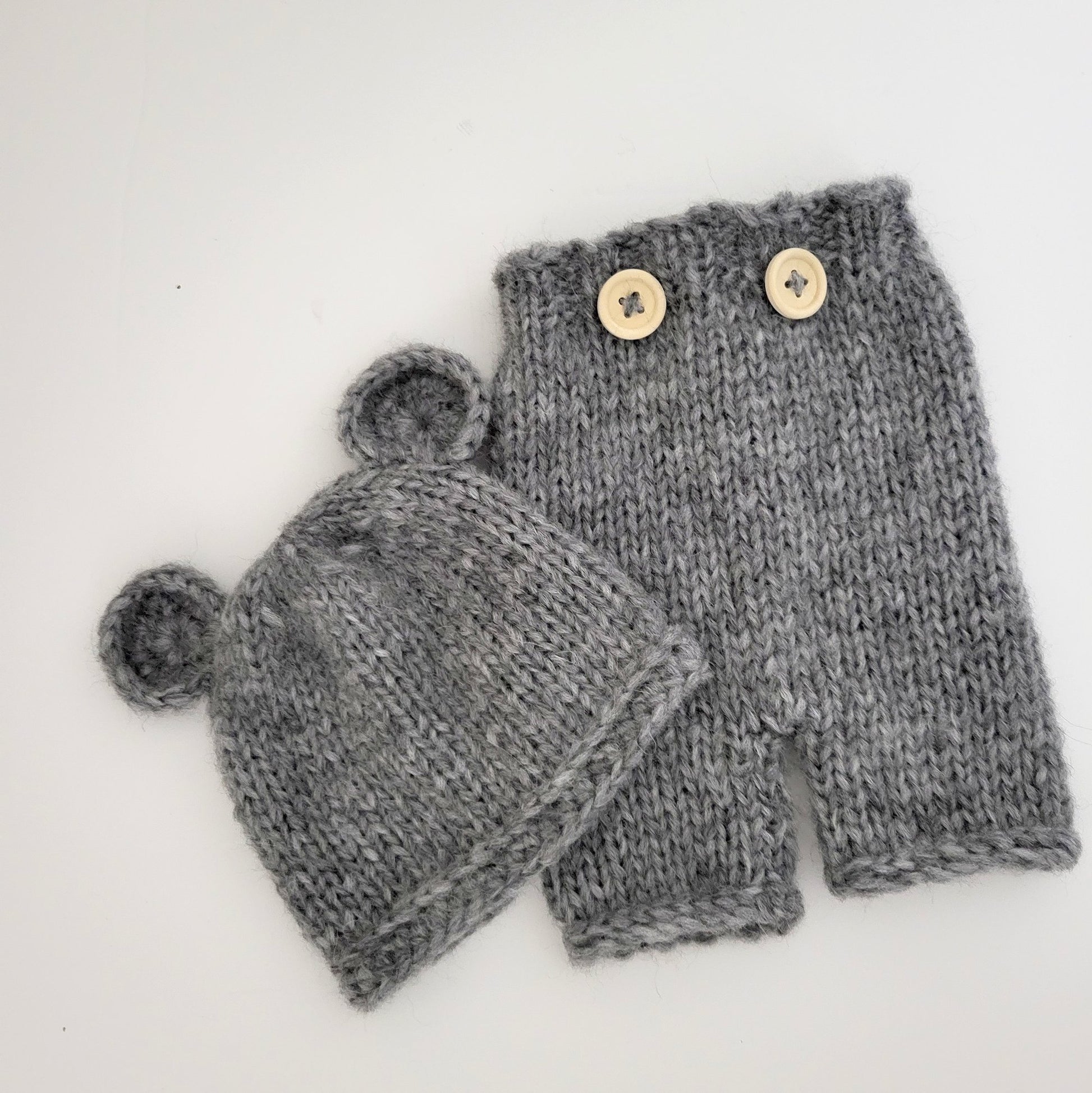 DARK GREY KNITTED BABY SHORT PANTS WITH MATCHING BABY BEAR BEANIE
