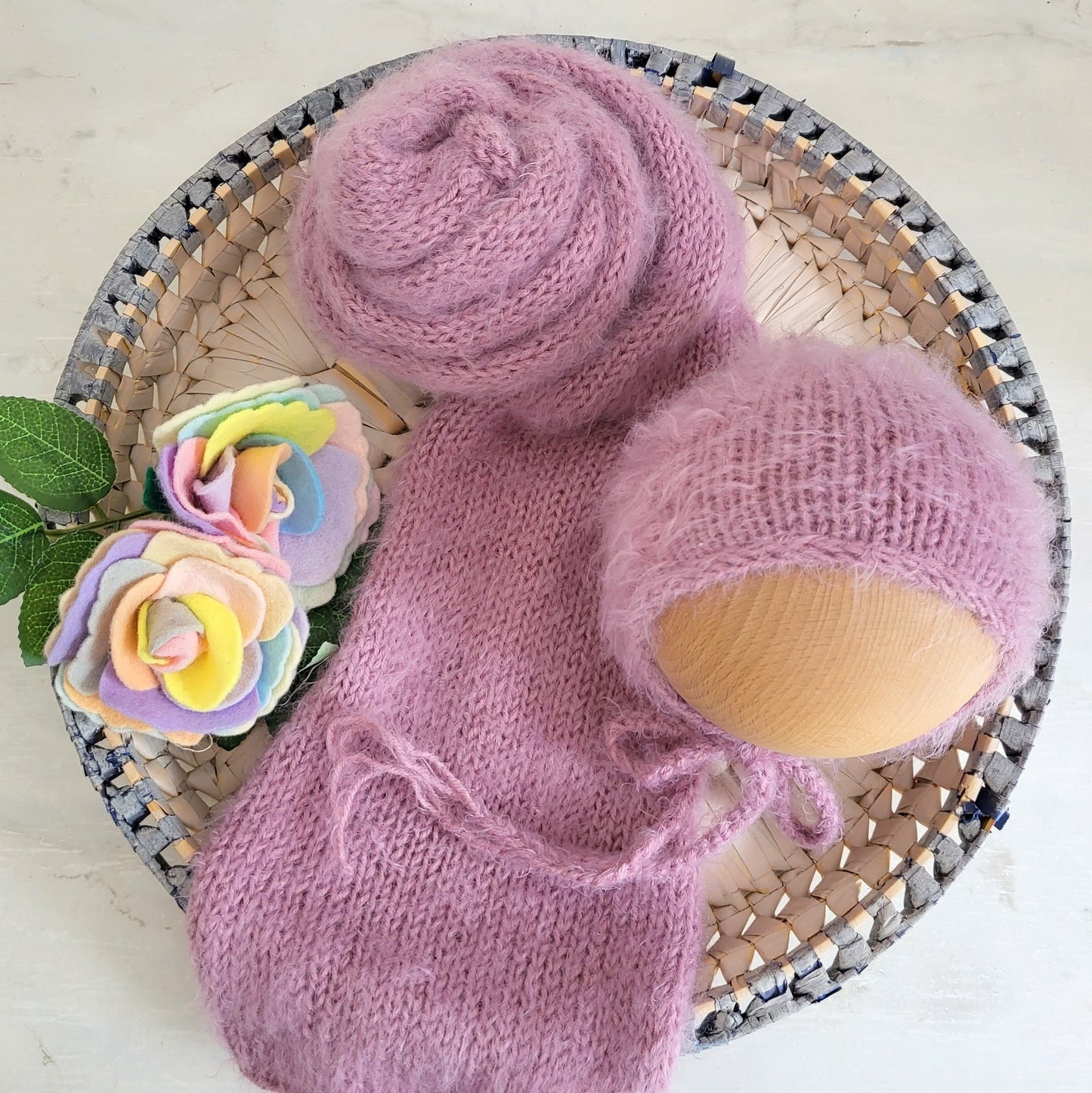 knit wrap and bonnet set in light mauve purple colour