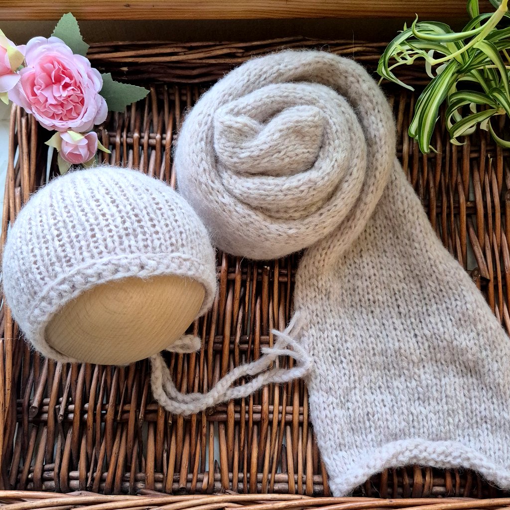 Pink Or Beige long knit wrap for photo shoots. Pink wrap + classic Bonnet, Beige wrap without a bonnet. (Ready to send)