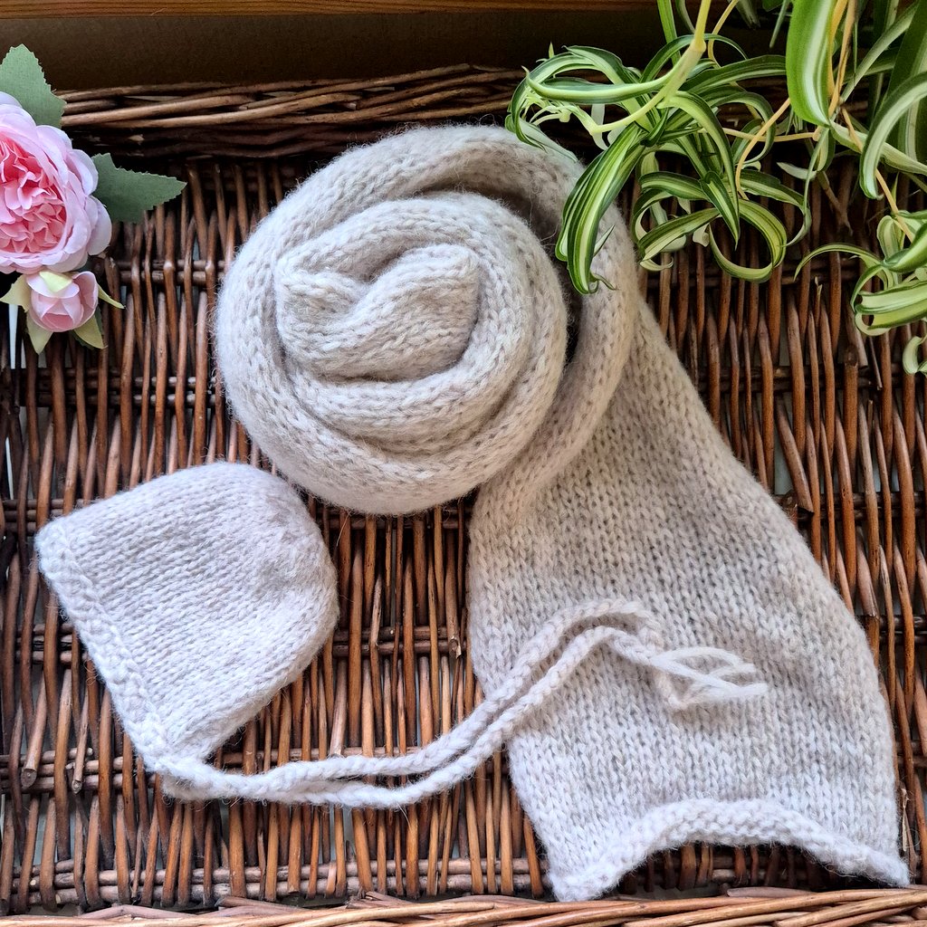 Pink Or Beige long knit wrap for photo shoots. Pink wrap + classic Bonnet, Beige wrap without a bonnet. (Ready to send)