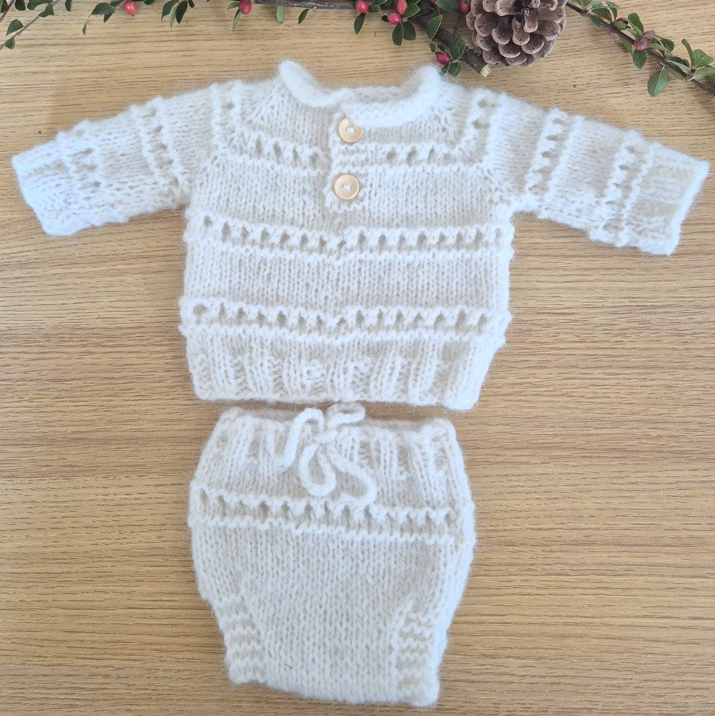 Newborn Chunky Cream Baby Jumper and Pants Set ( Ready to send) Coming home outfit, newborn photo prop