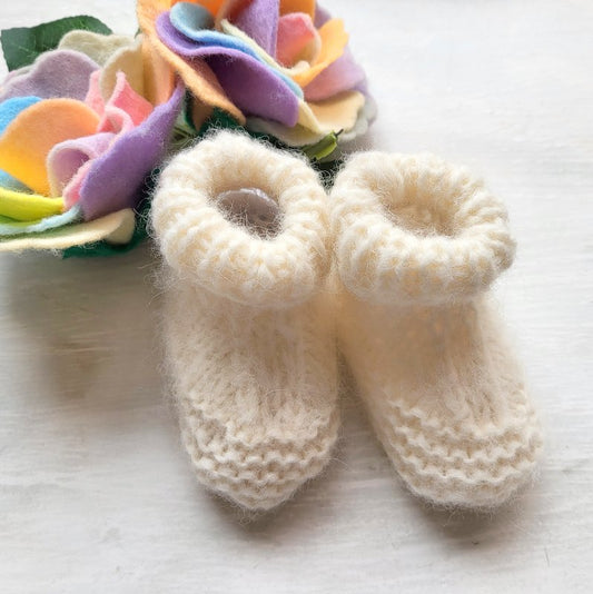 cream knitted baby bootie set