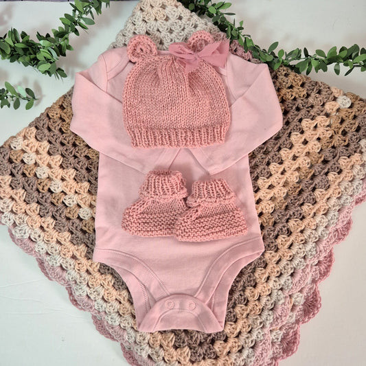 pink beige baby blanket gift set for a baby girl
