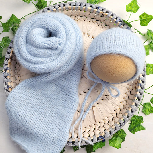 light baby blue stretch wrap and bonnet set for newborn photography
